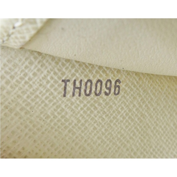 Louis Vuitton Cream and Gray Checkered Wallet - Picture 13 of 14